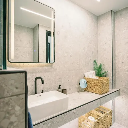 2br Amalfi Blue In - Pool & 10min Walk To Mackenzie Beach! Апартаменты Ларнака