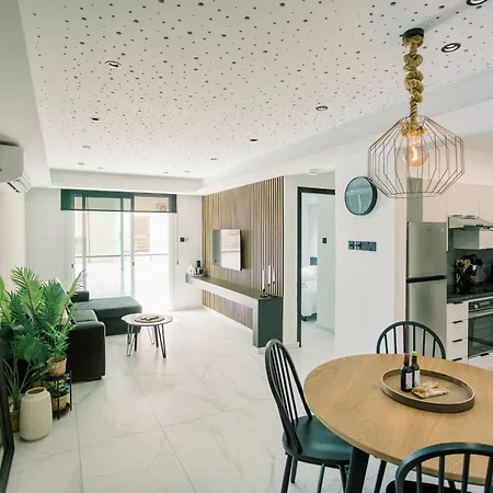 2br Amalfi Blue In - Pool & 10min Walk To Mackenzie Beach! Larnaca