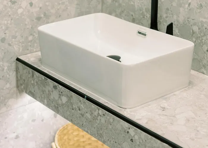 2br Amalfi Blue In - Pool & 10min Walk To Mackenzie Beach! Διαμέρισμα *