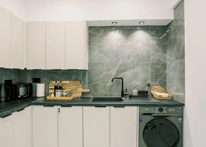 2br Amalfi Blue In - Pool & 10min Walk To Mackenzie Beach! Λάρνακα