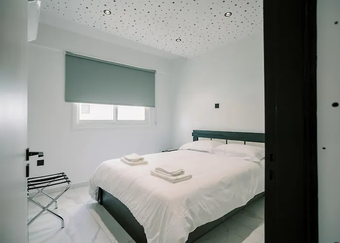 Διαμέρισμα 2br Amalfi Blue In - Pool & 10min Walk To Mackenzie Beach! Λάρνακα