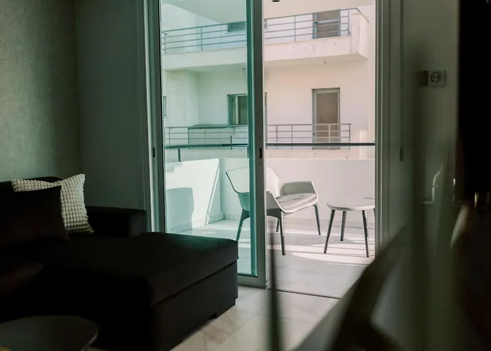 2br Amalfi Blue In - Pool & 10min Walk To Mackenzie Beach! Διαμέρισμα