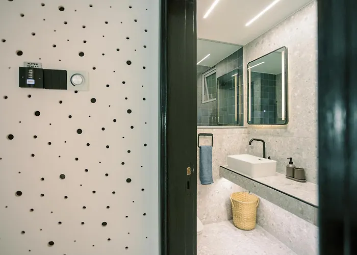 2br Amalfi Blue In - Pool & 10min Walk To Mackenzie Beach! Διαμέρισμα