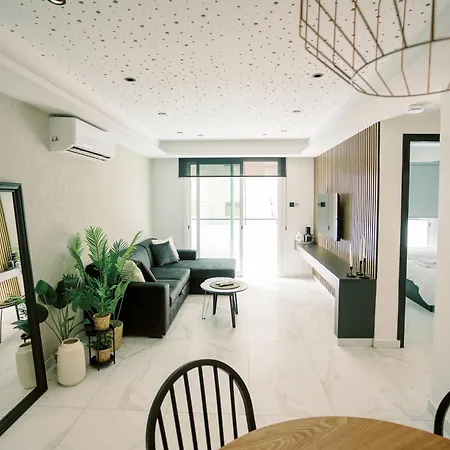 2br Amalfi Blue In - Pool & 10min Walk To Mackenzie Beach! Apartament *